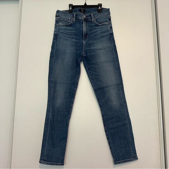 Citizens of Humanity “Rocket Crop” jeans in medium blue in size 26. - Picture 1 of 7